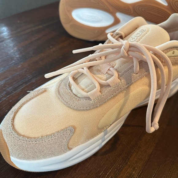 Adidas Women's Ozelle Running Shoes sz 8.5 - Picture 3 of 6